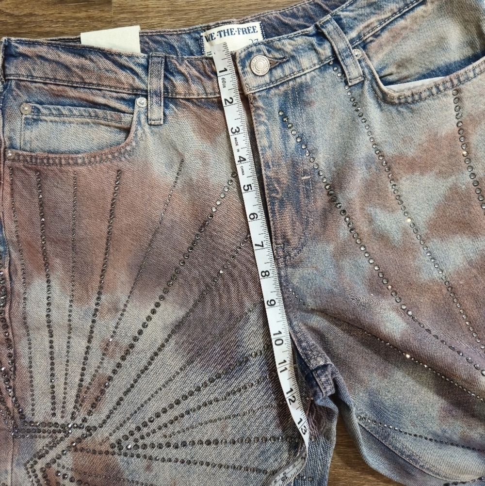We The Free Mid-Rise Loose Straight Jeans Washed tie-dye Embellished NWT sz 27 - Picture 13 of 15
